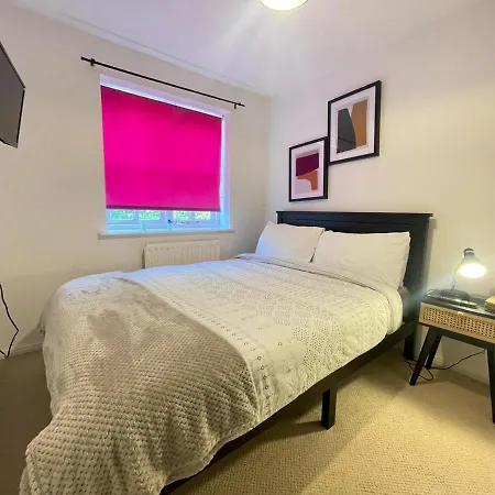 Private Double Room With Smart Tv In Greenwich